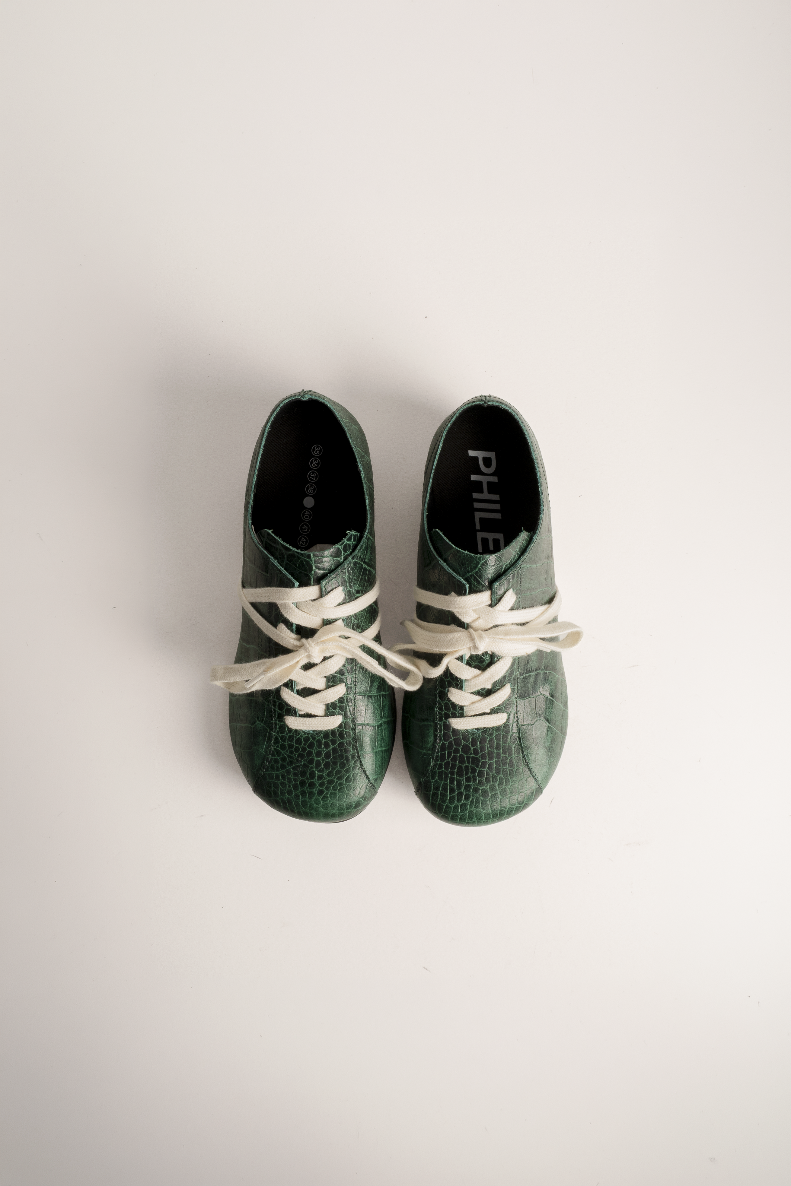 081 - CASCADE (Verde Menta, Crocodile Scale)