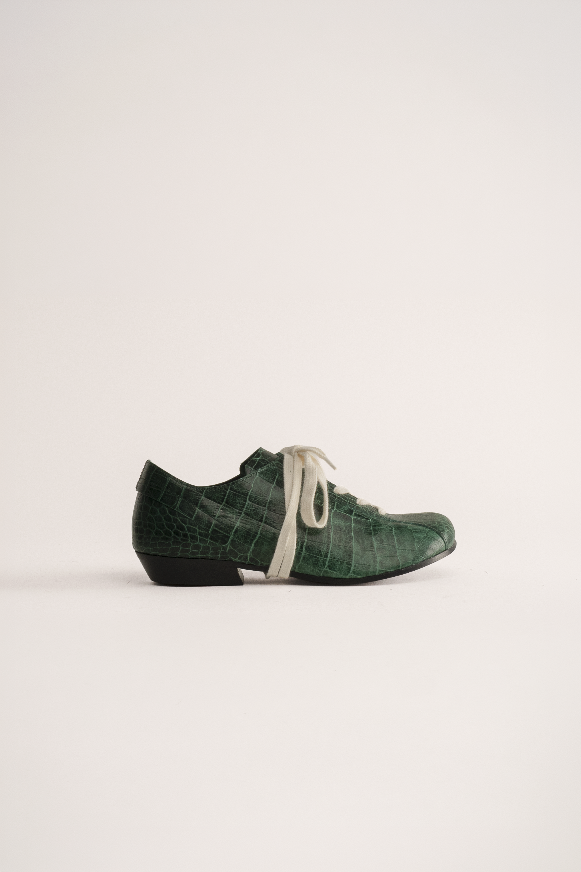 081 - CASCADE (Verde Menta, Crocodile Scale)