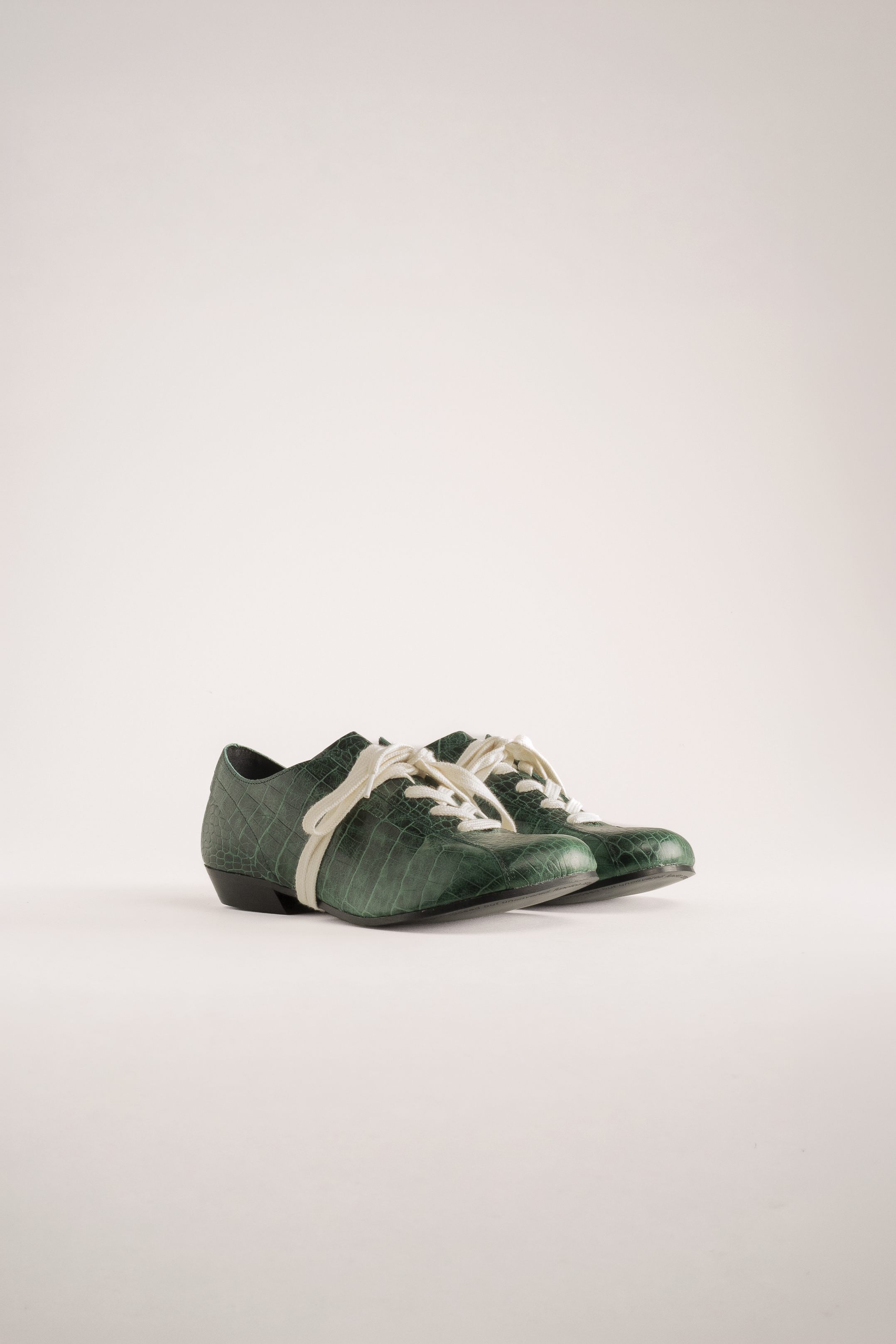 081 - CASCADE (Verde Menta, Crocodile Scale)