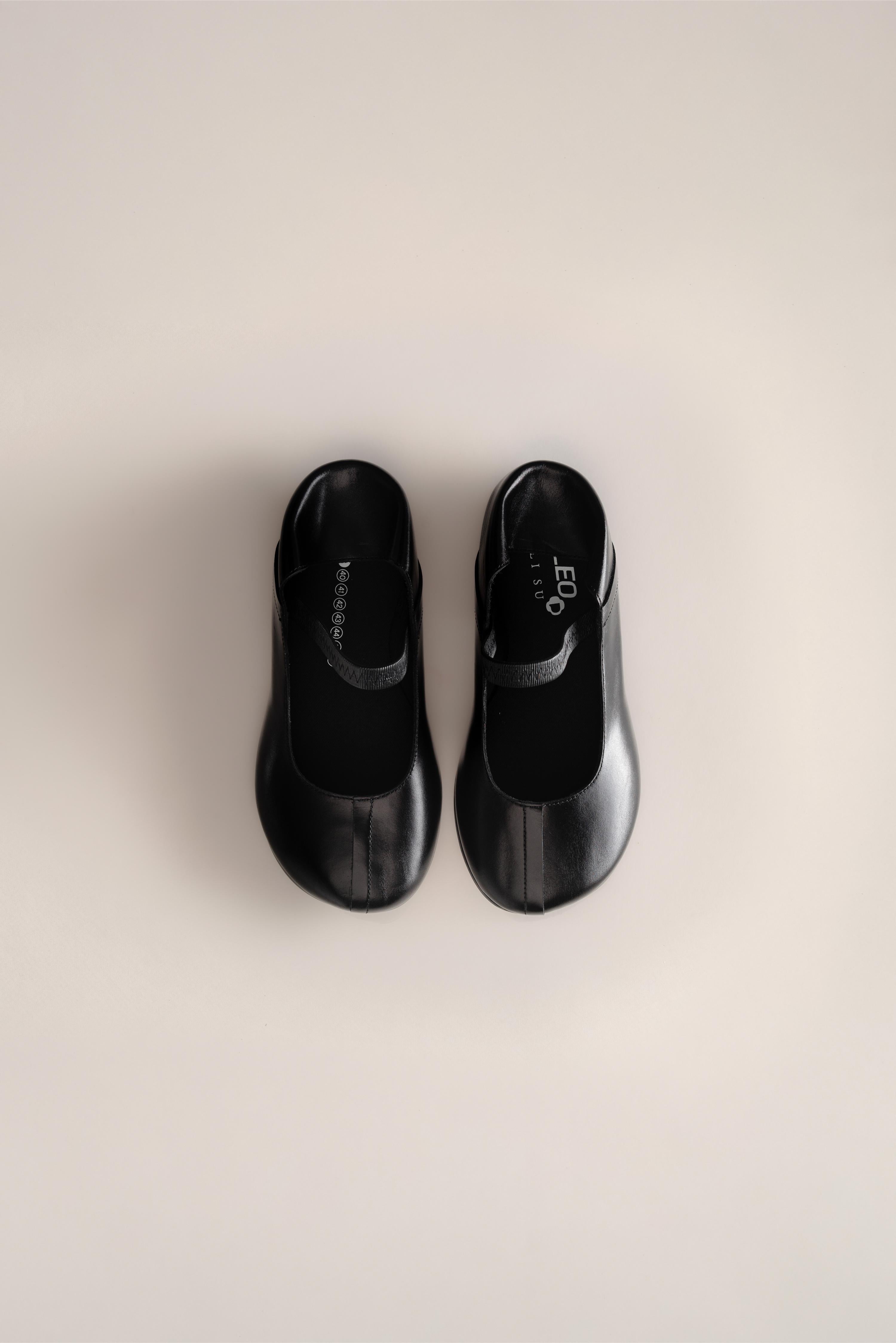 082 - DANSEUSE Renli Su (Black, Leather)