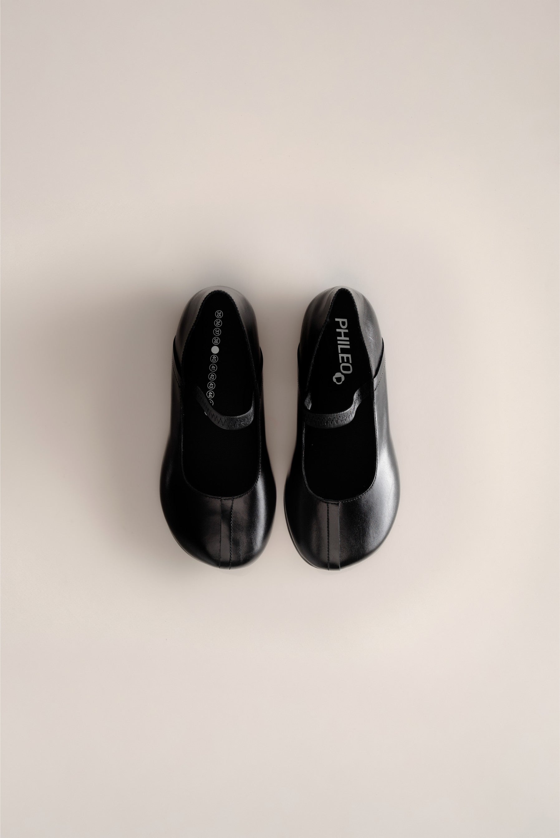 082 - DANSEUSE (Shiny Black, Leather)