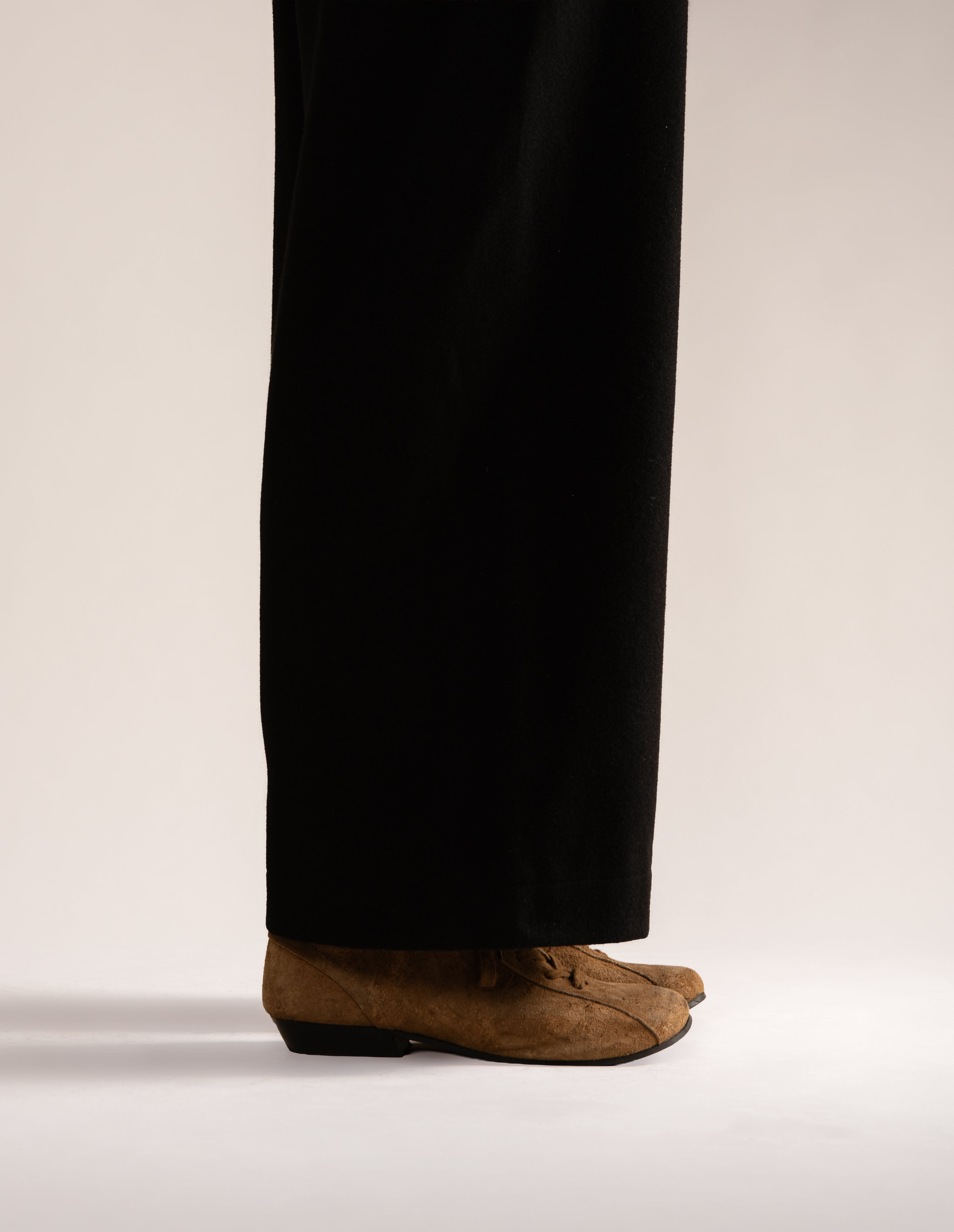 081 - CASCADE (Toffee, Distressed Suede)