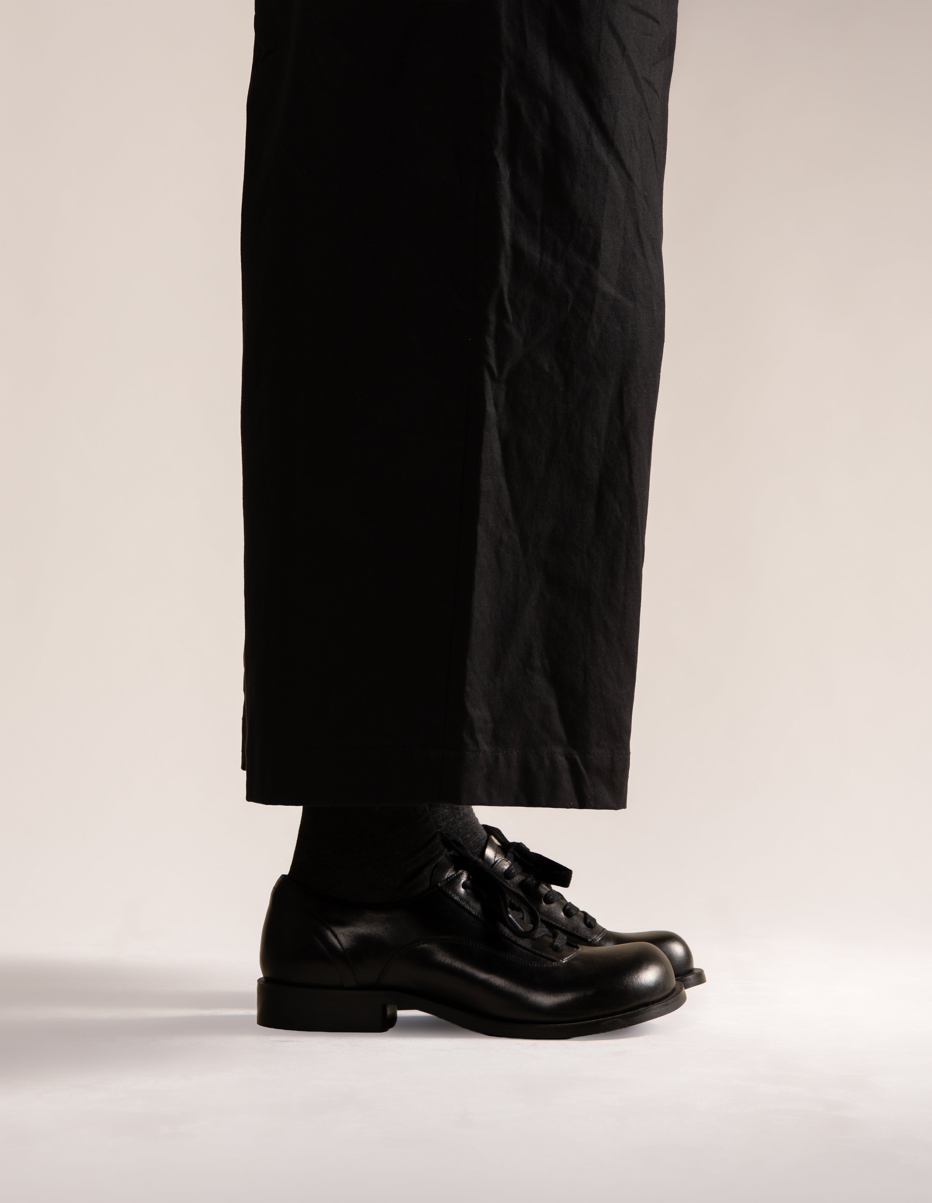 086 - DERBY (Black, Glazed Leather)