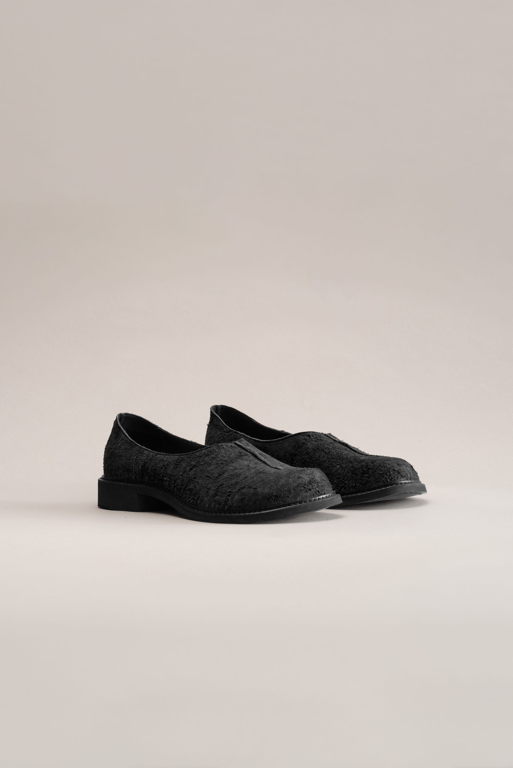 067 - CLOG (Distressed Suede, Black)