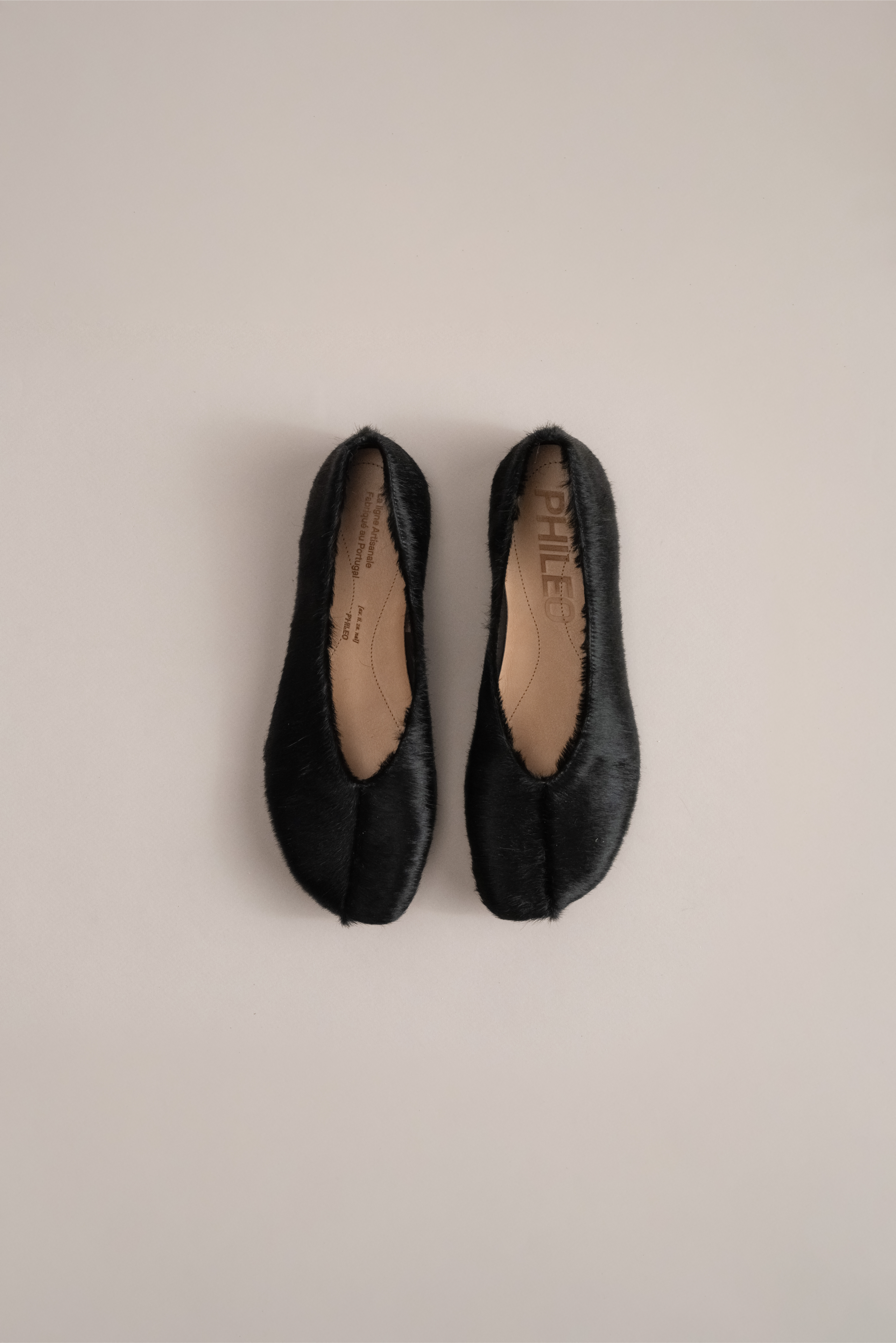 049 - ETOILE (Black, Hair on Leather)