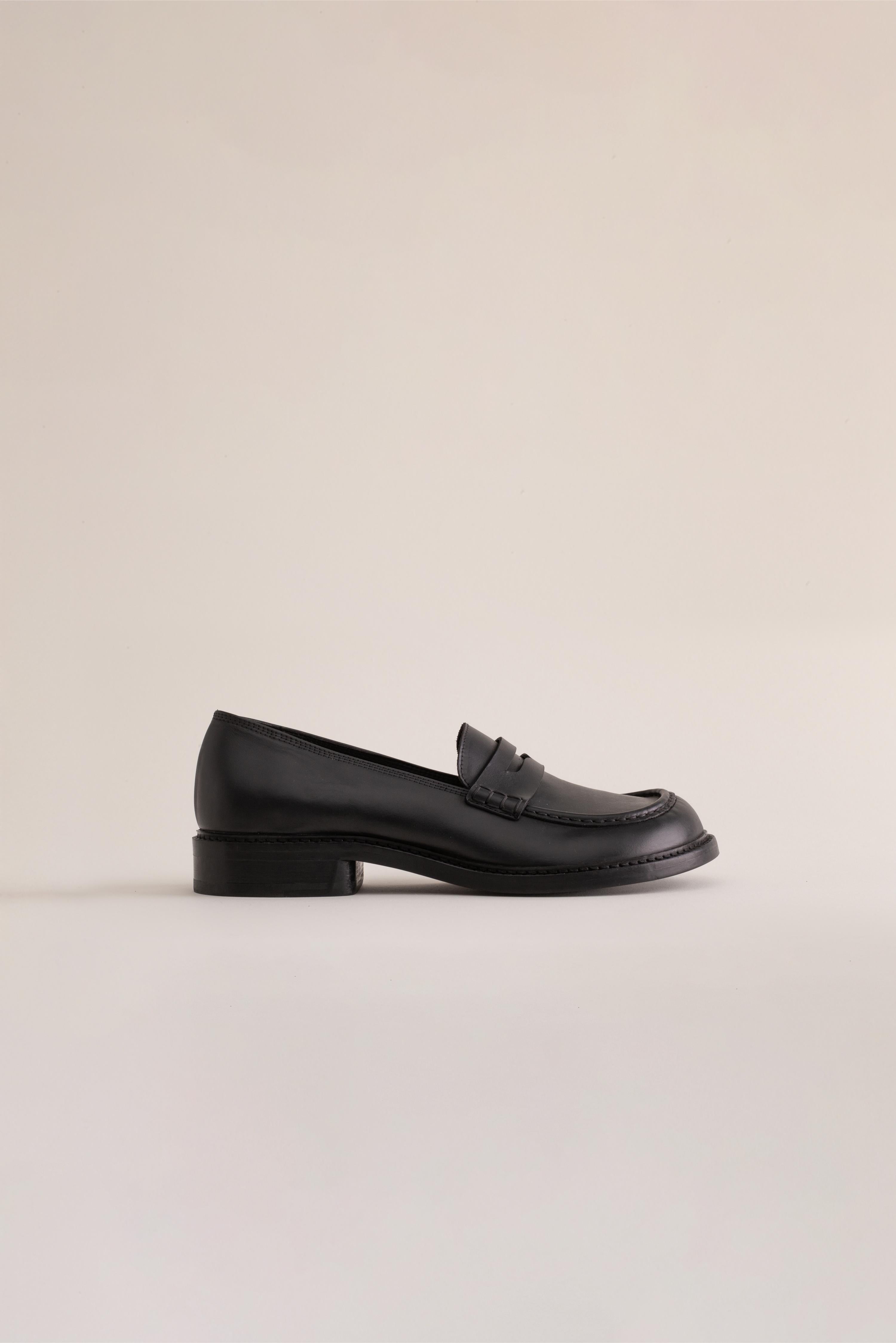 079 - MOCASSIN (Black, Leather)