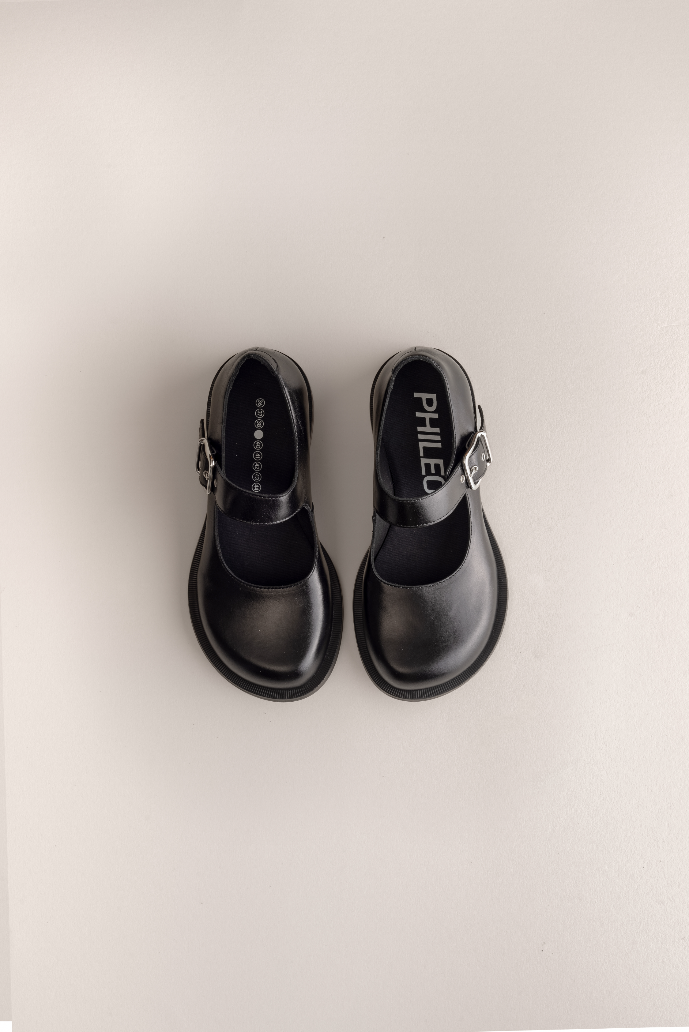 075 - MJ STRATE (Black, Glazed Leather)