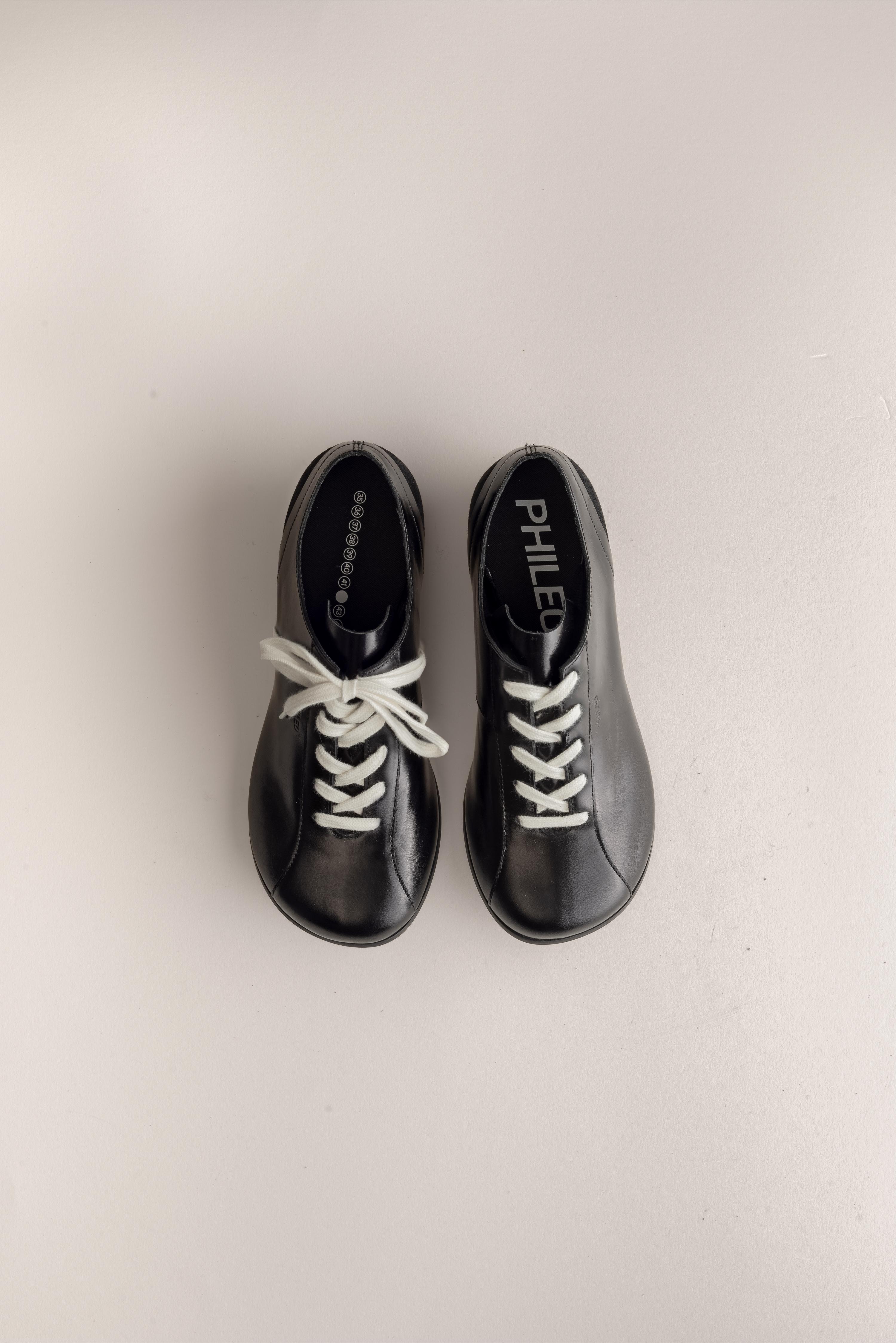 081 - CASCADE (Shiny Black, Leather)