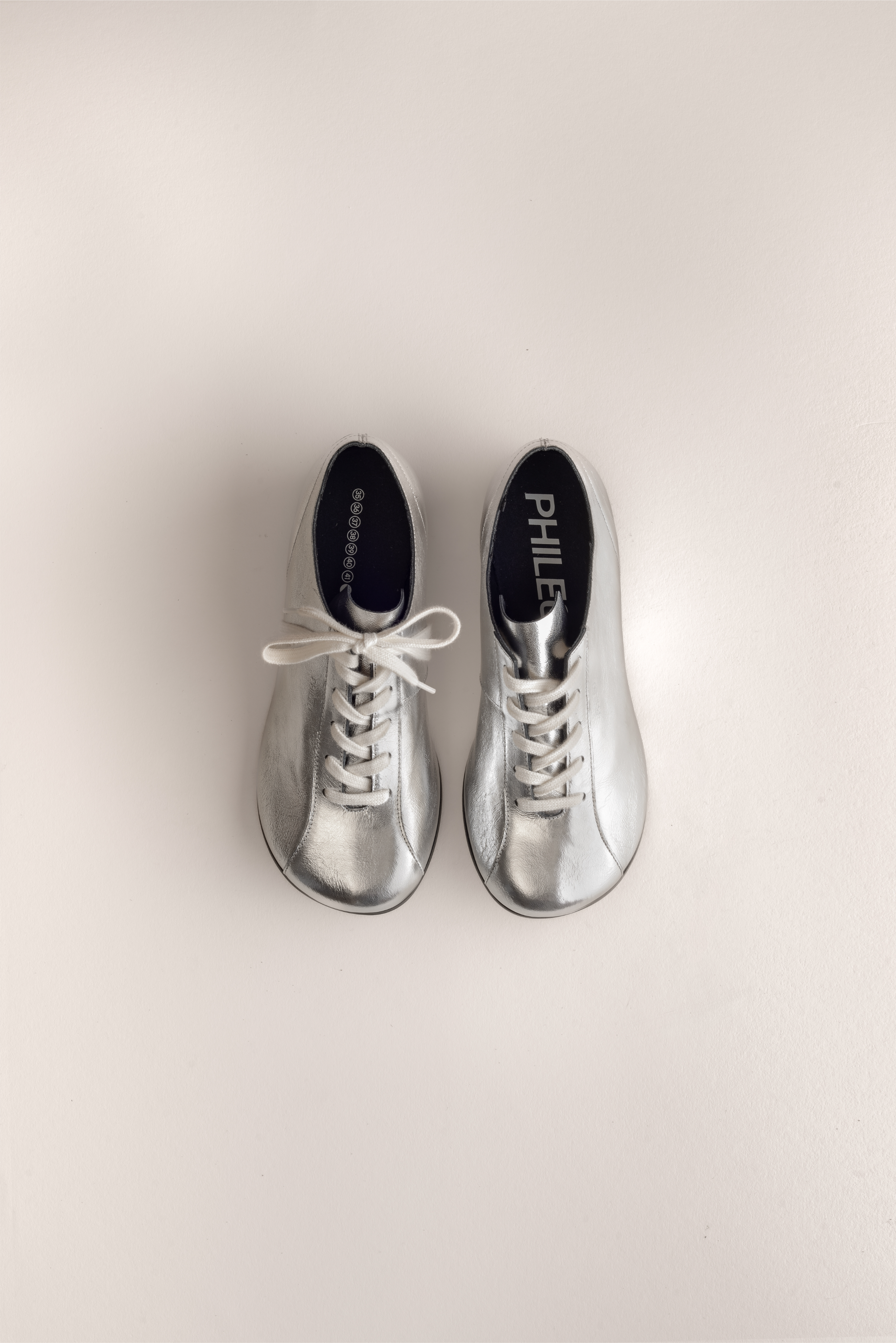 081 - CASCADE (Silver, Laminato Leather)