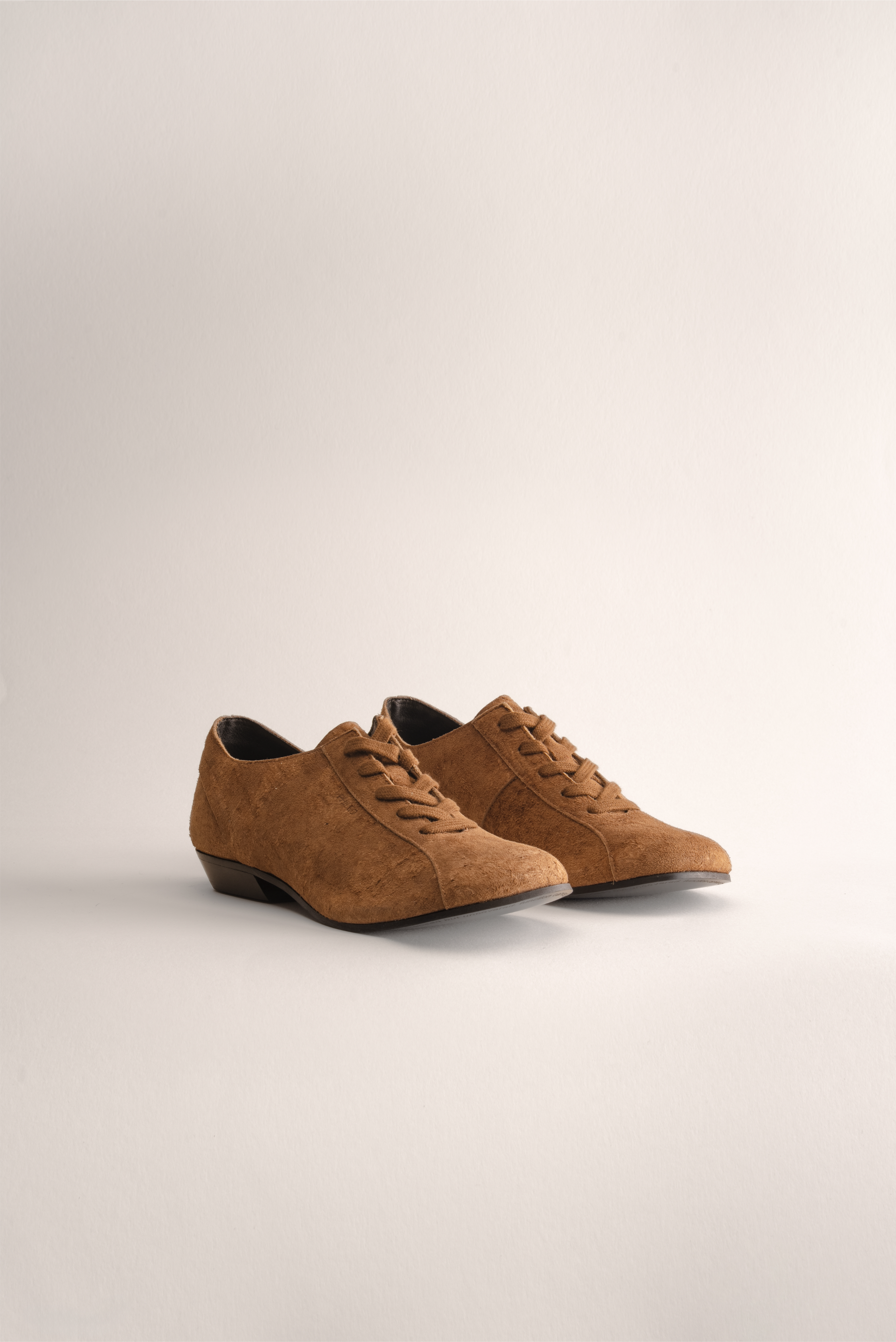 081 - CASCADE (Toffee, Distressed Suede)