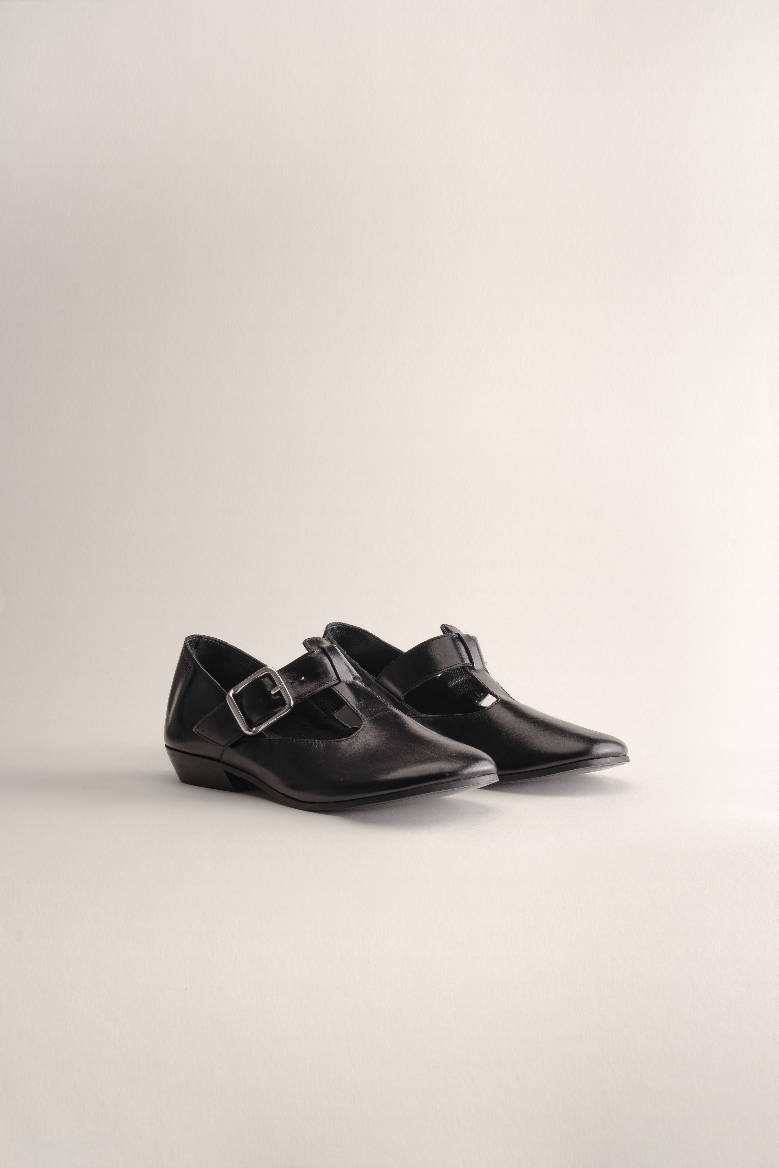 083 - SALOME (Black, Glazed Leather)