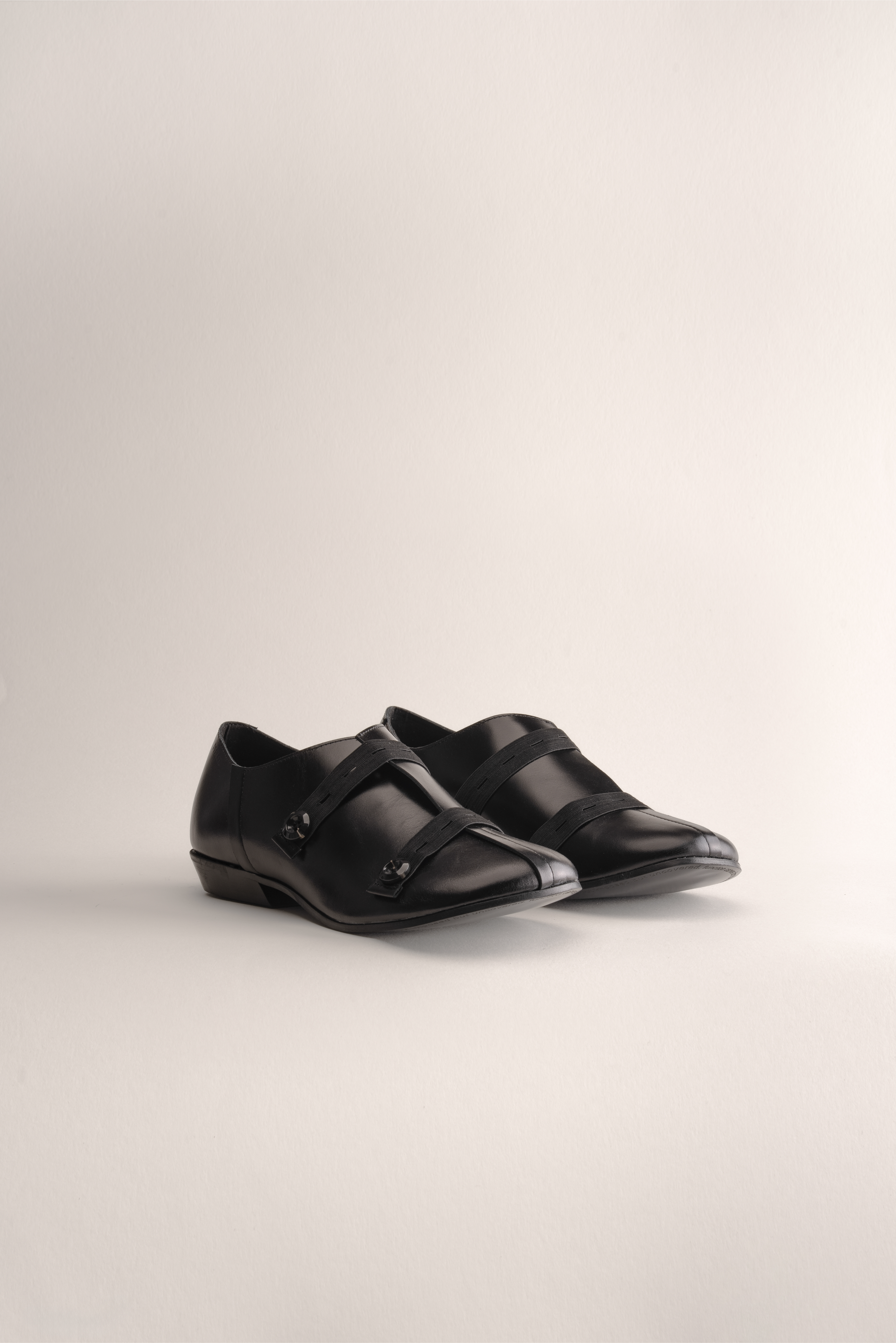 090 - BUTTON CLOG (Black, Glazed Leather)