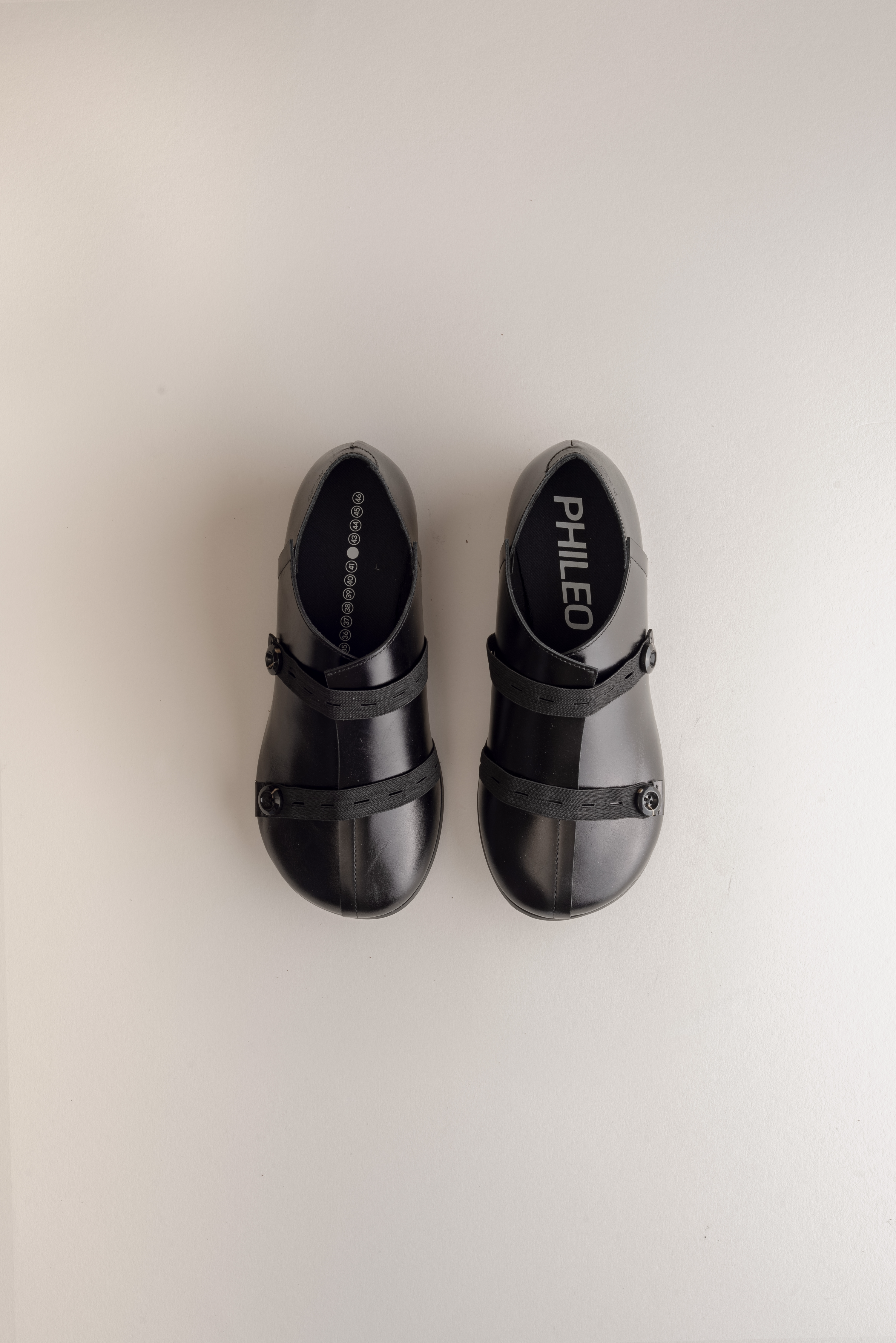 090 - BUTTON CLOG (Black, Glazed Leather)