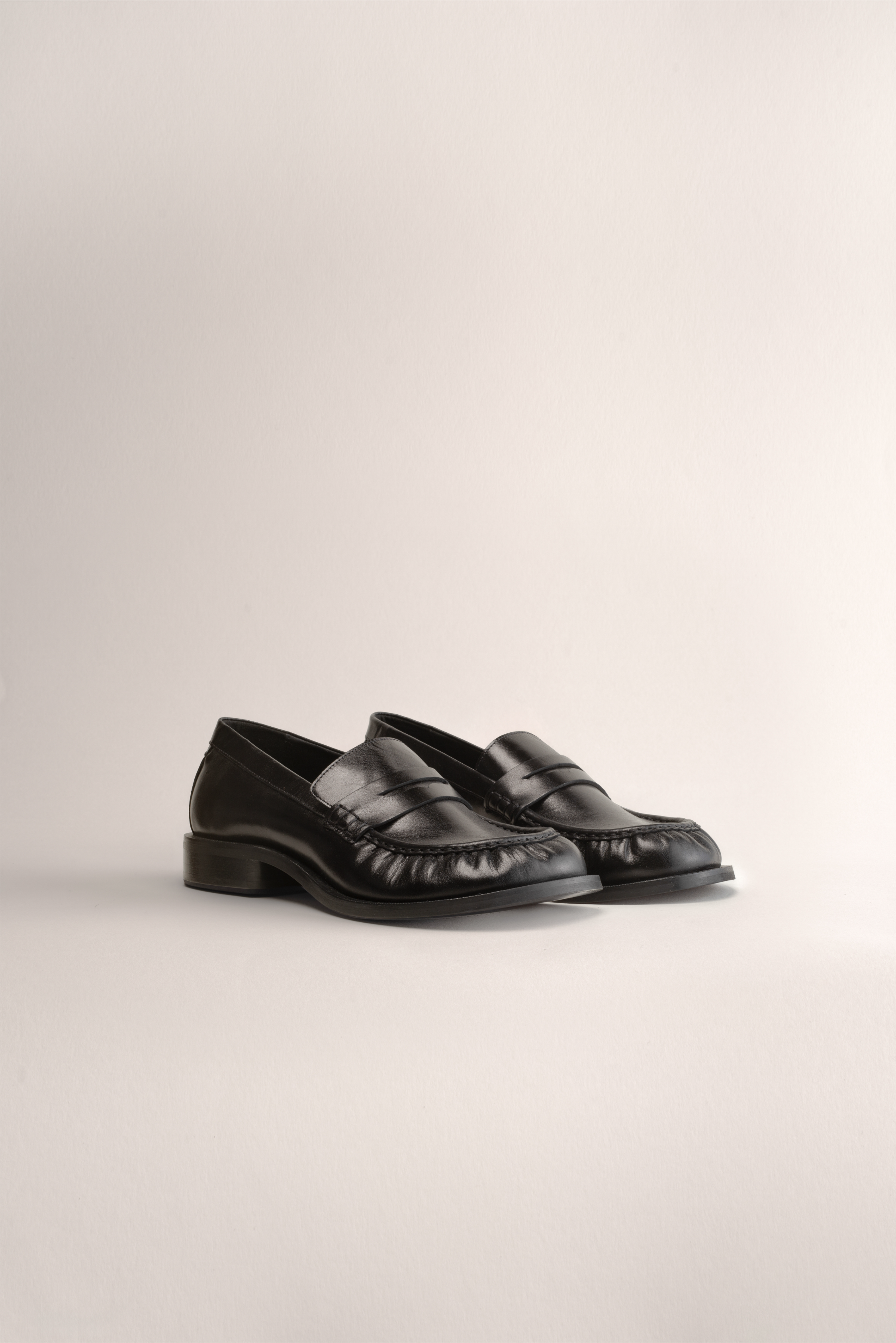 079 - MOCASSIN (Black, Glazed Leather)