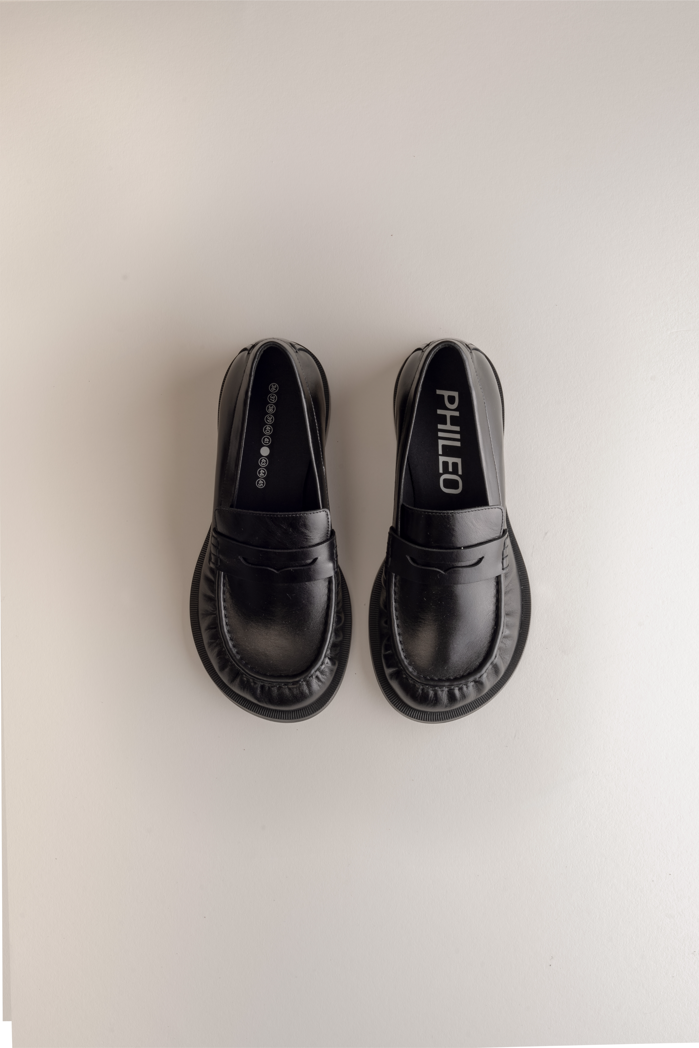 079 - MOCASSIN (Black, Glazed Leather)