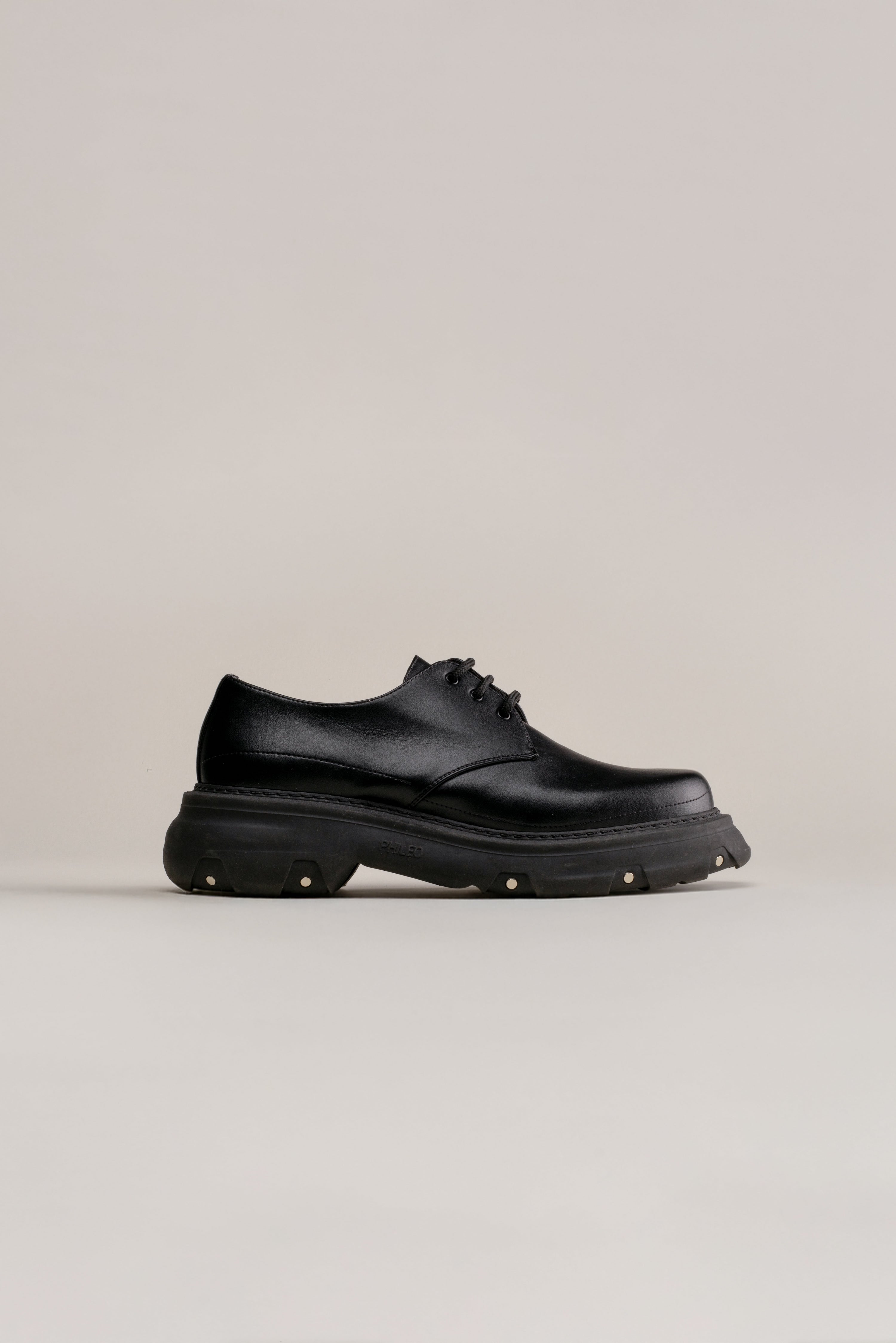 005.2 - DERBY (Apple Skin®)