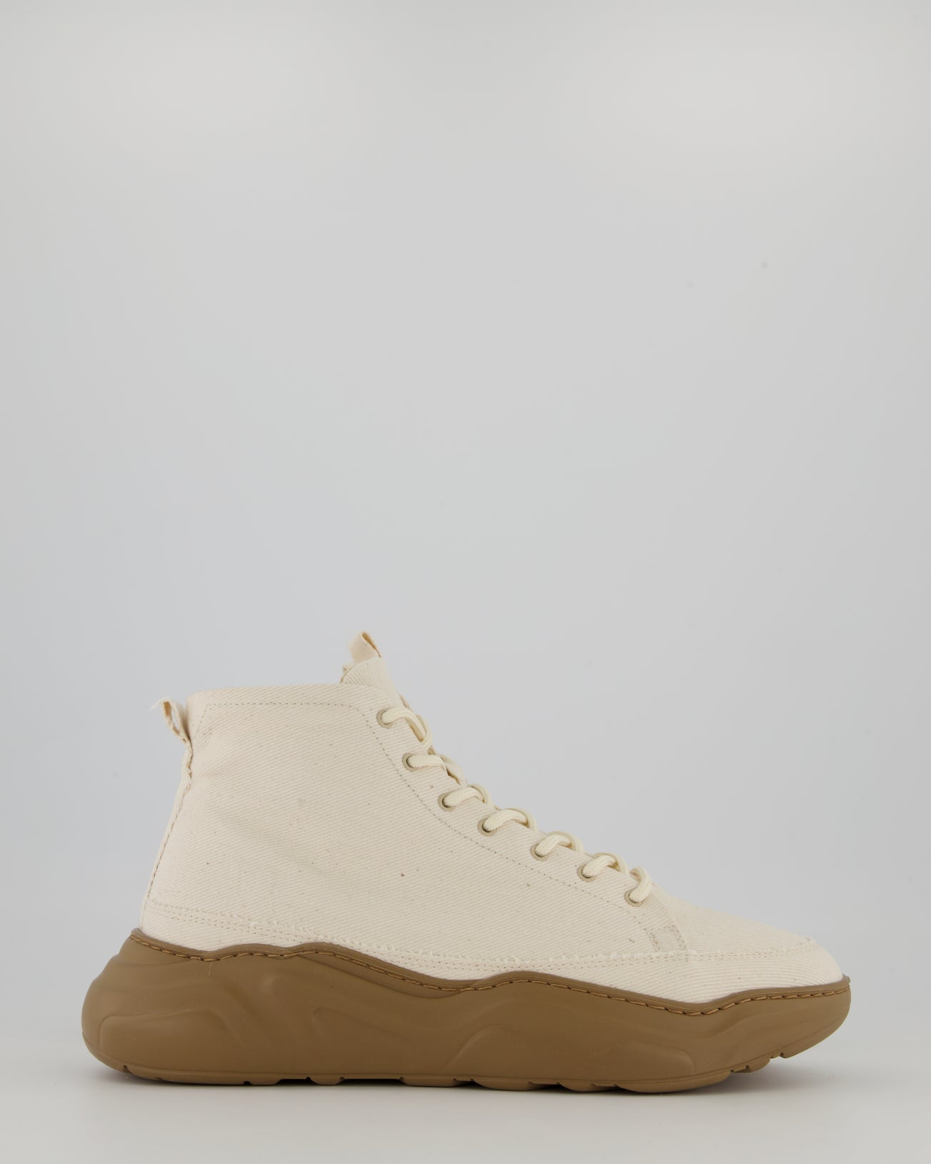 001 ESSENTIEL BOOT // Ecru