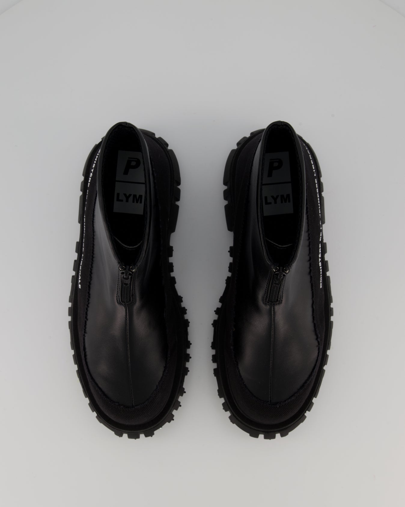 013LYM MASSIVE CHELSEA // Black