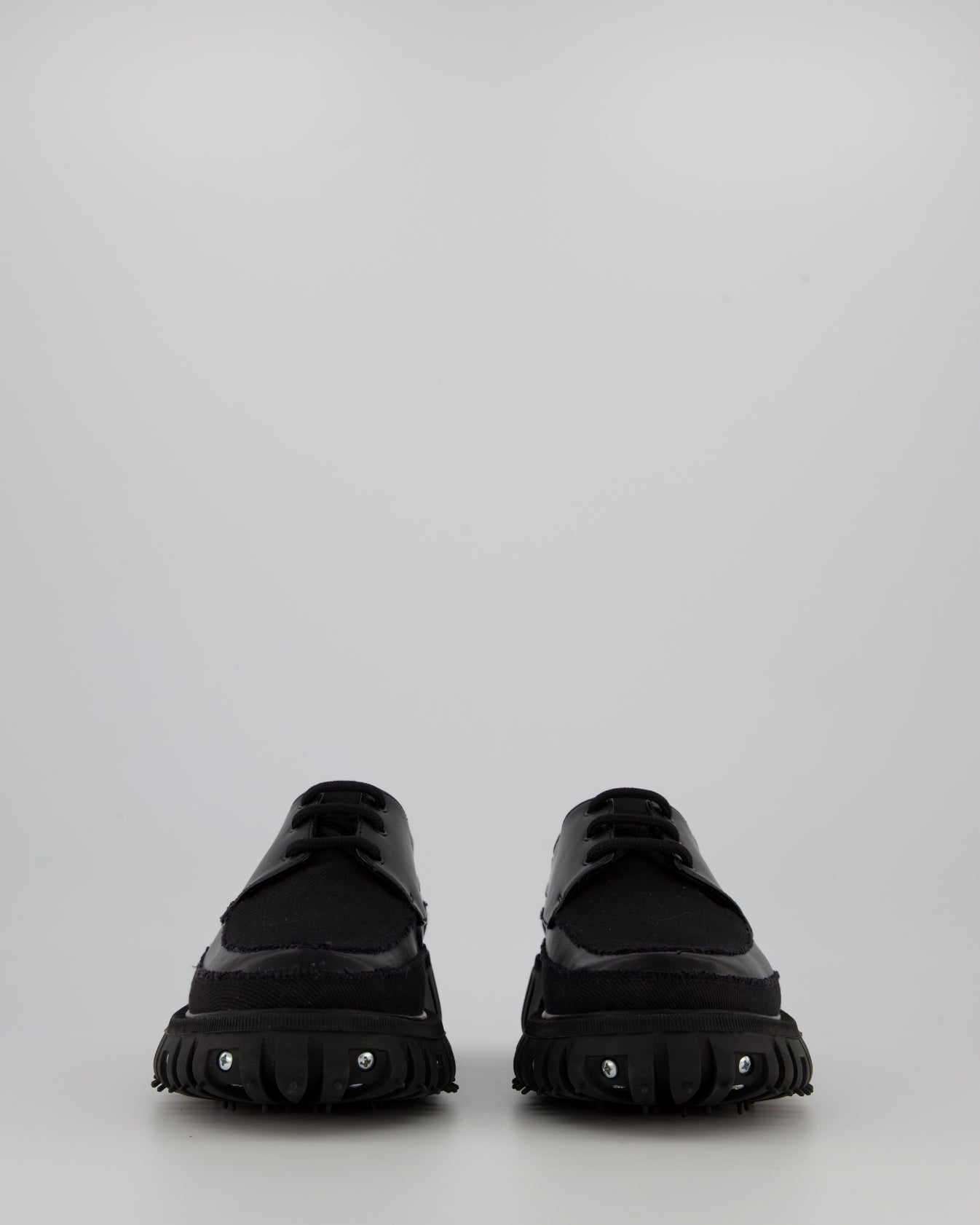 024 YACHT // Black